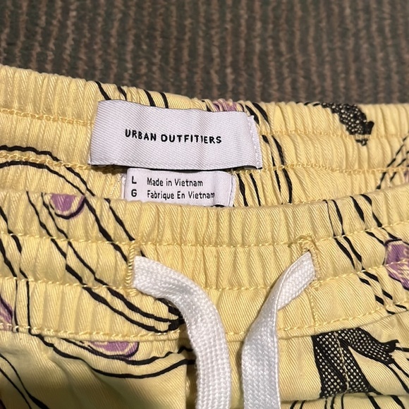 Urban outfitters Banana shorts - Picture 2 of 4